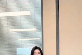 抖音  王馨瑶  包臀裙 情趣内衣 自摸